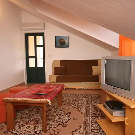 6444a Apartament
