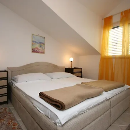 6444a Apartament
