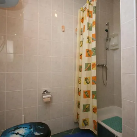 6444a Apartament *